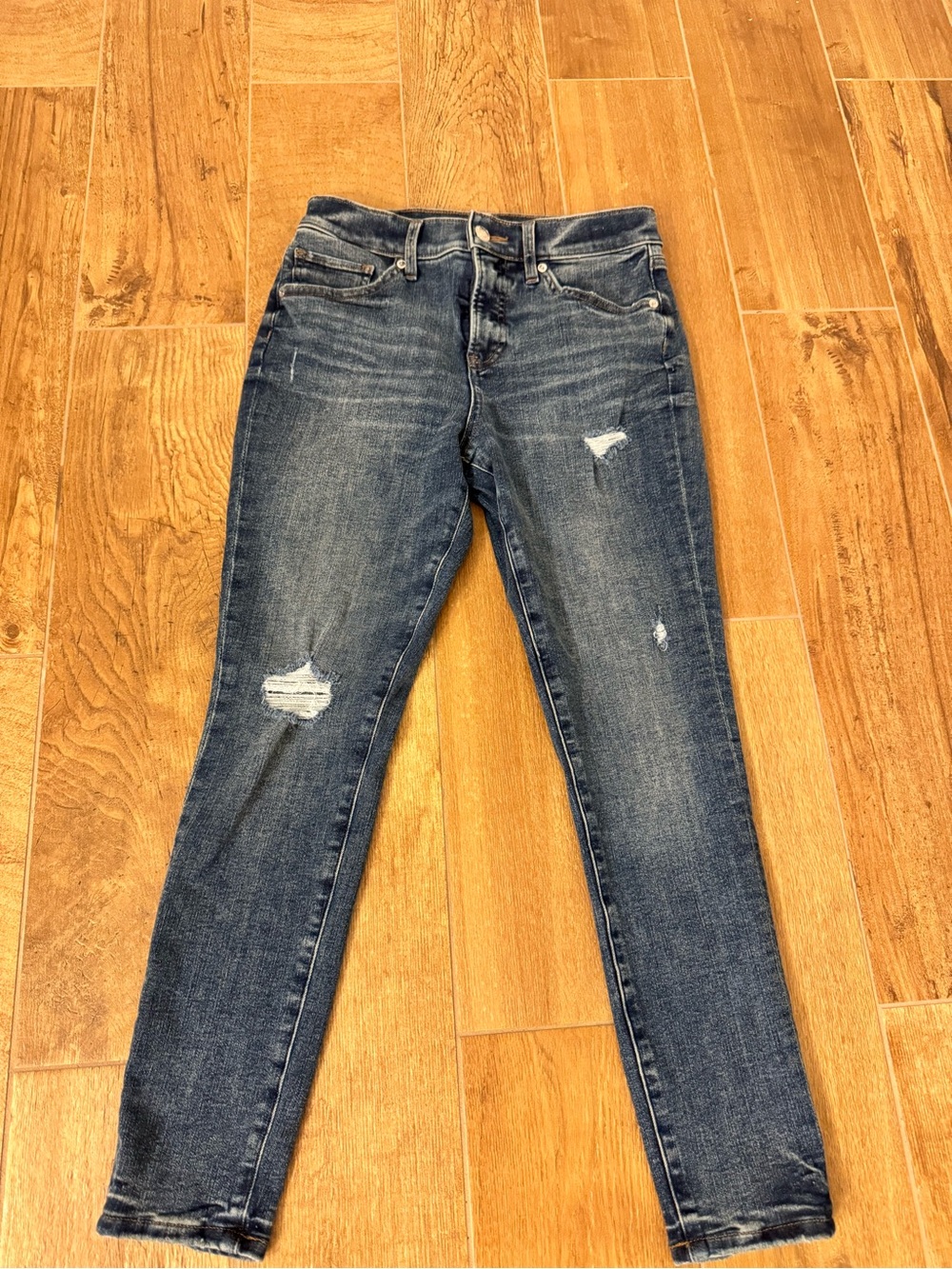 Express Skinny Distressed Dark Blue Jeans. Size 2s